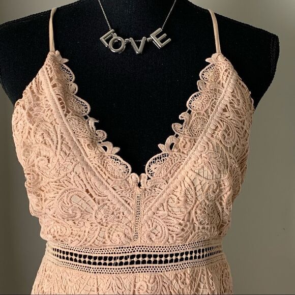 The Jetset Diaries Hyacinth blossom pink lace minidress size medium - Picture 6 of 15